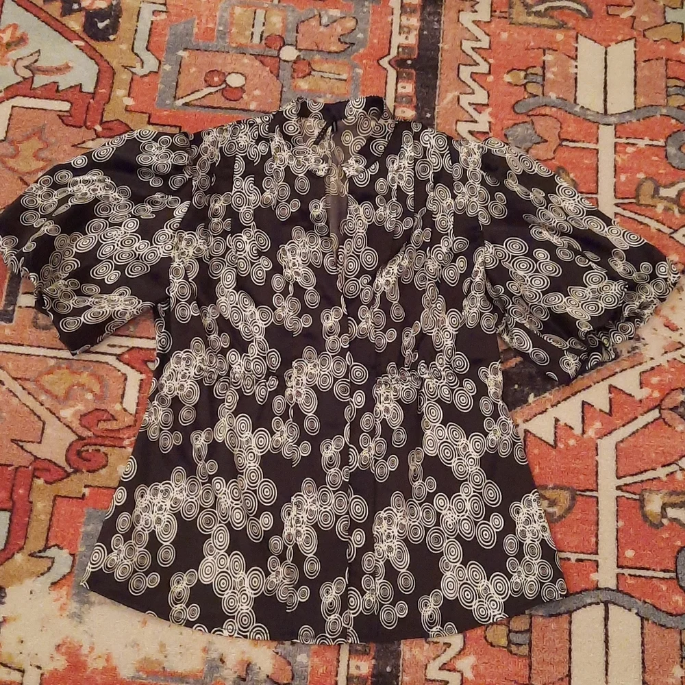 Button up blouse - Picture 1 of 3